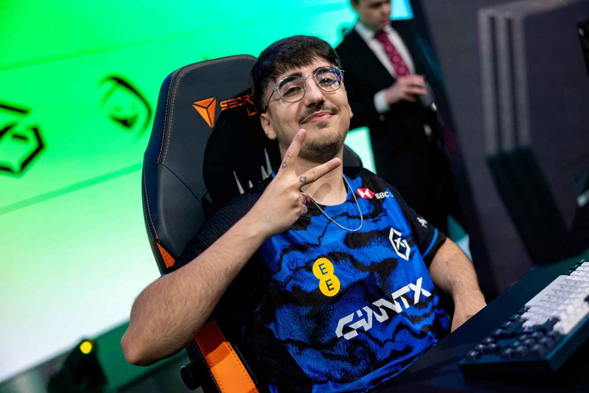 Article background image