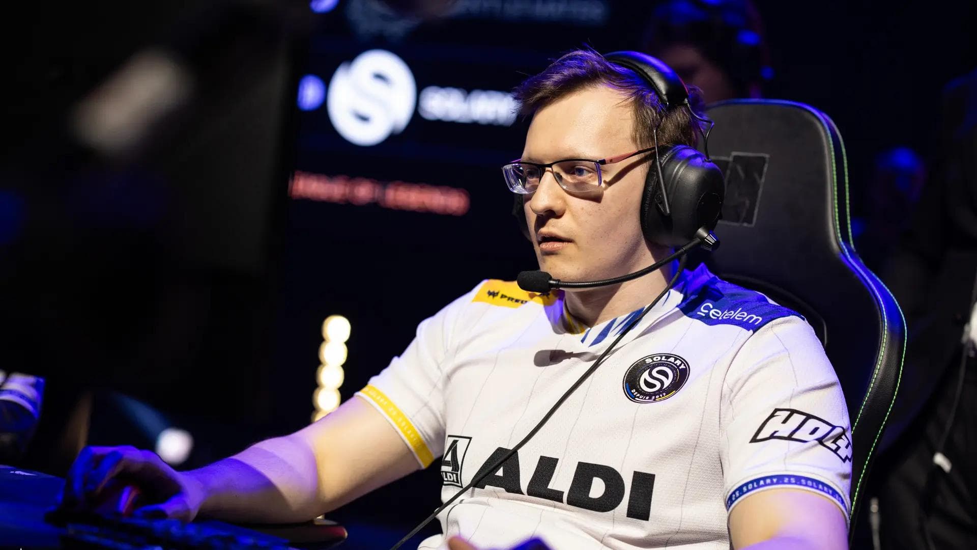 Article background image