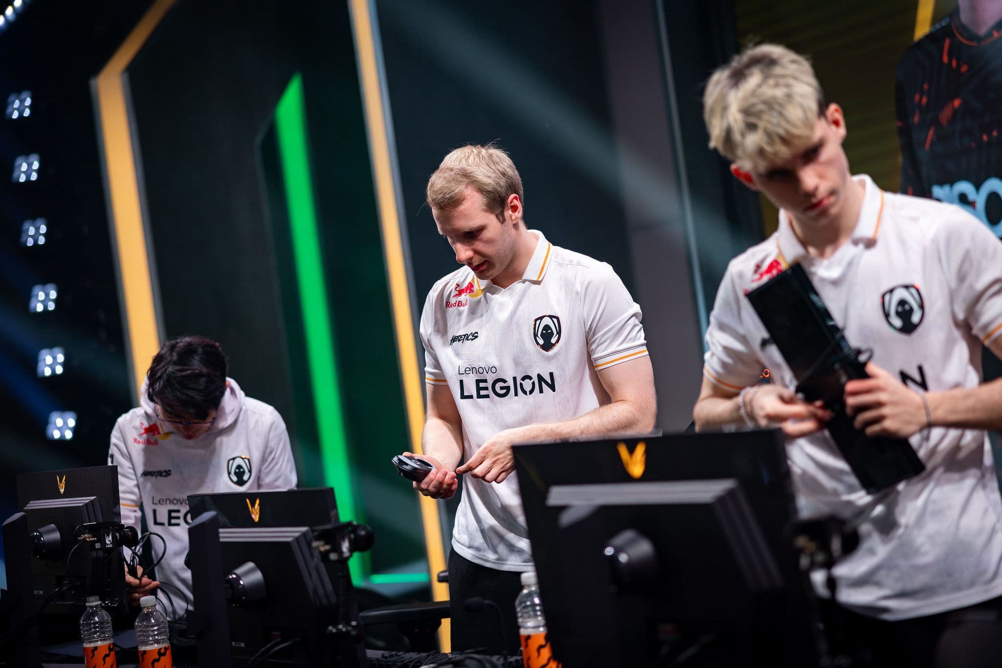 Article background image