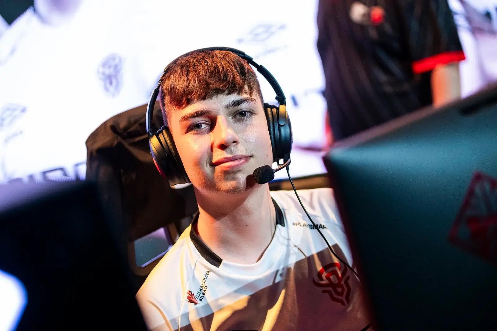 Article background image