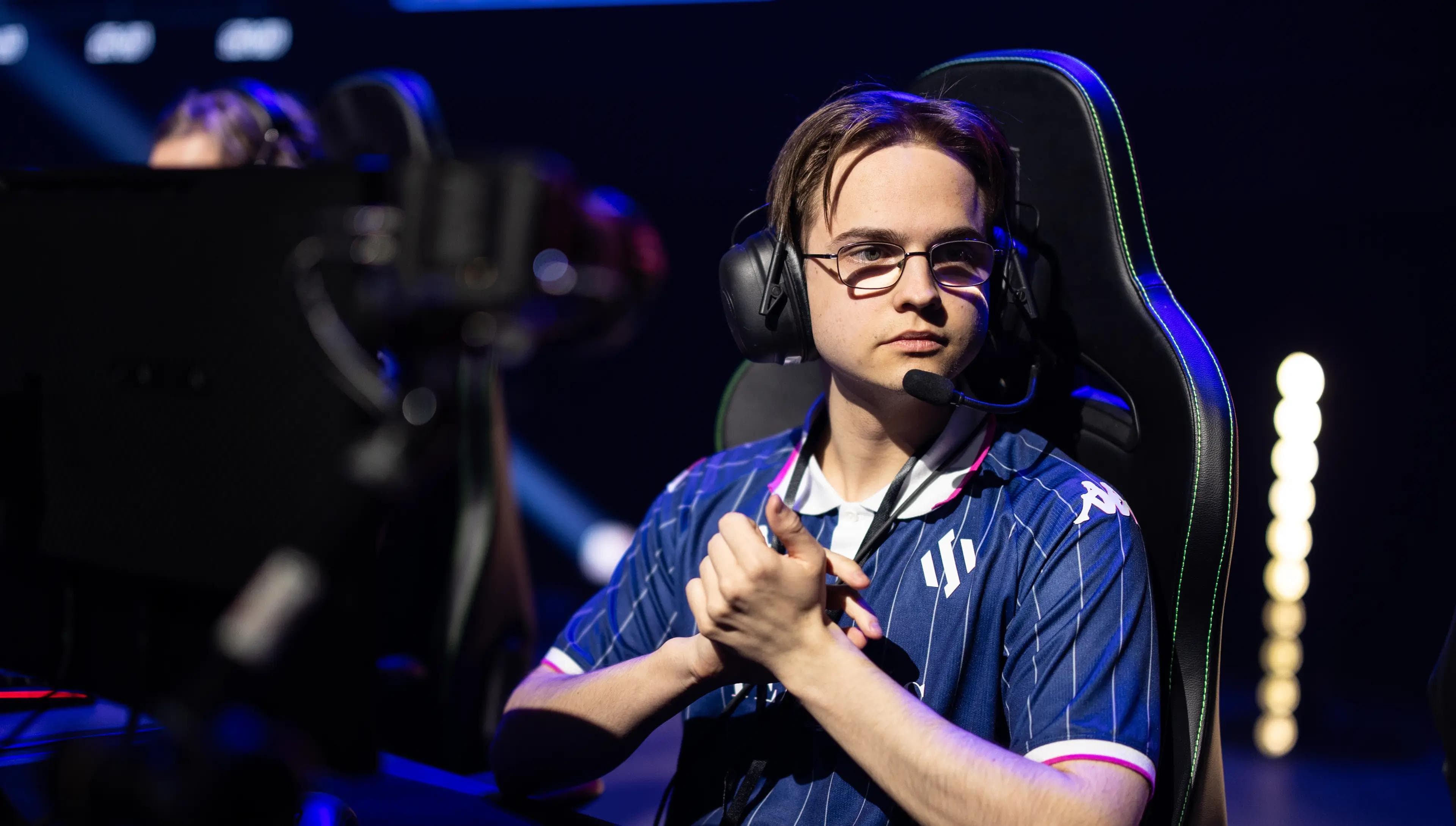 Article background image