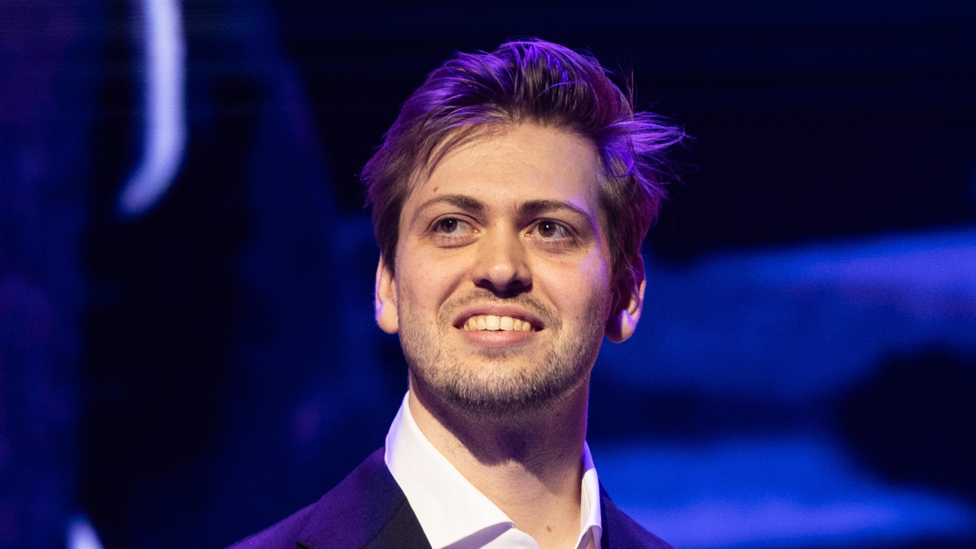 Article background image