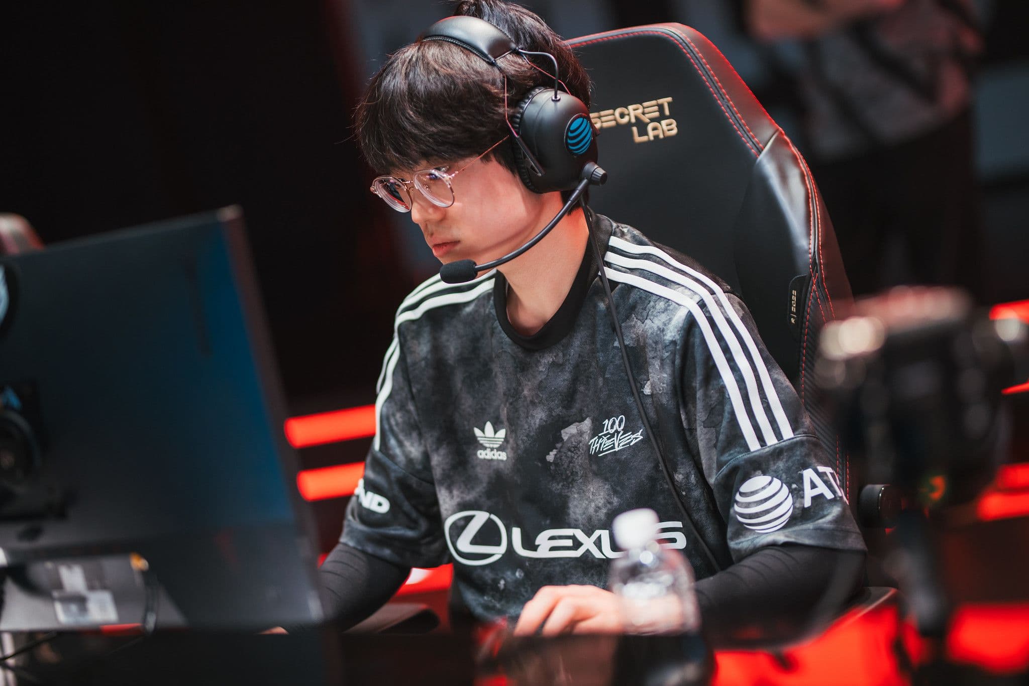 Article background image