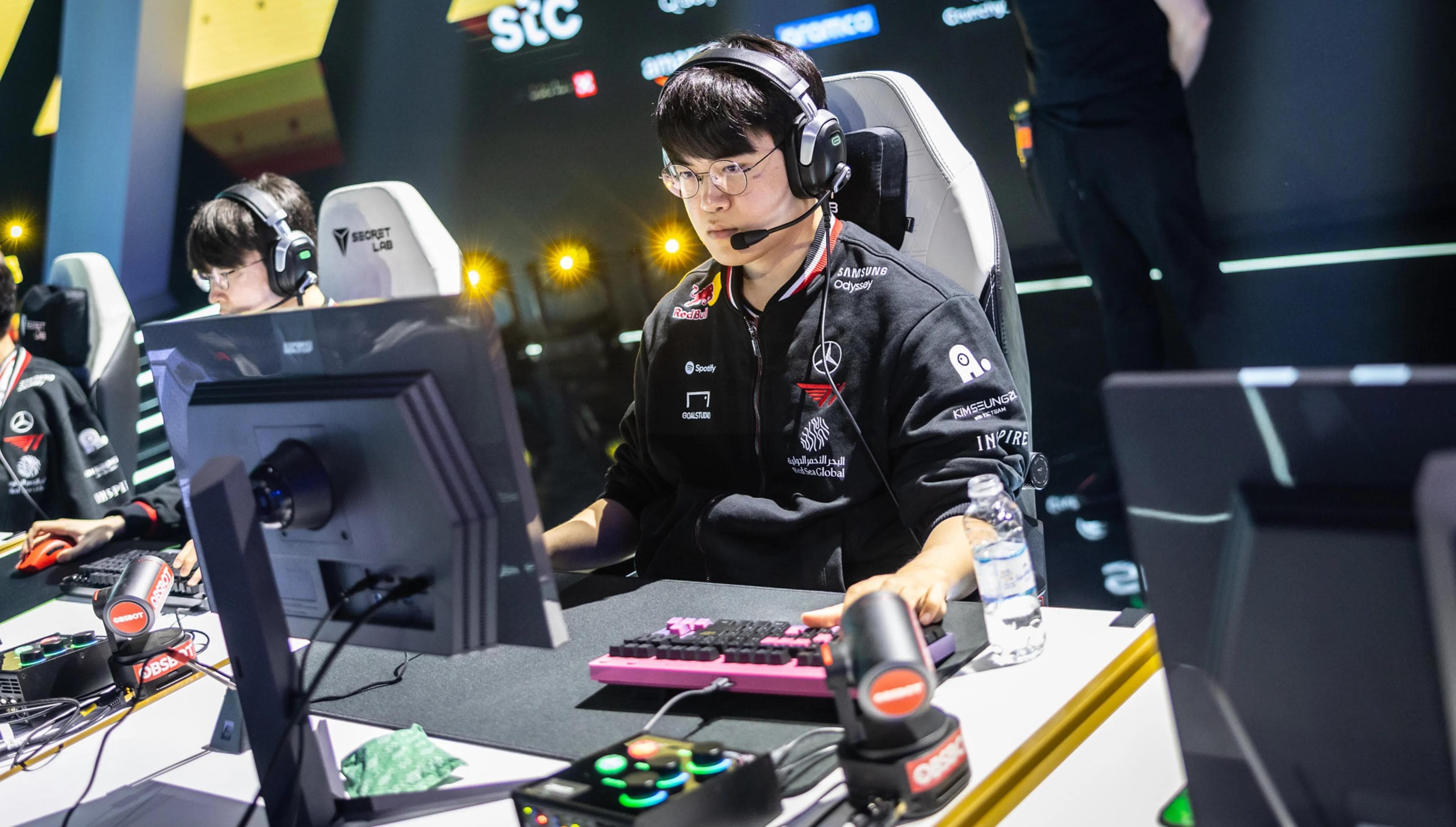 Article background image