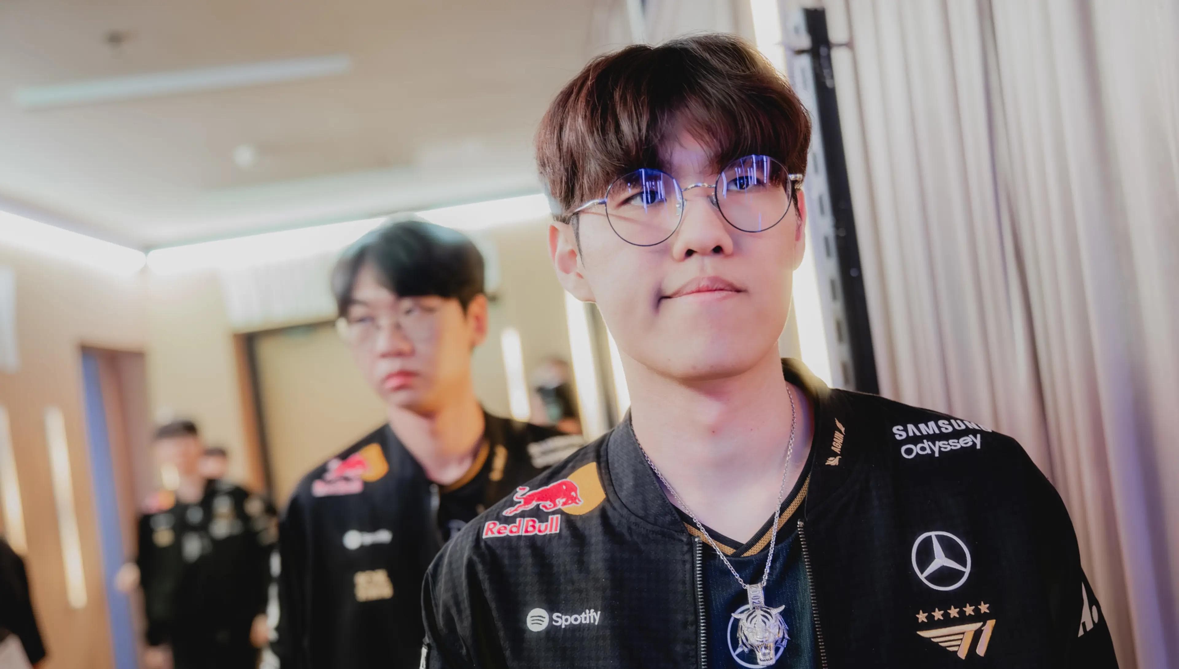 Article background image