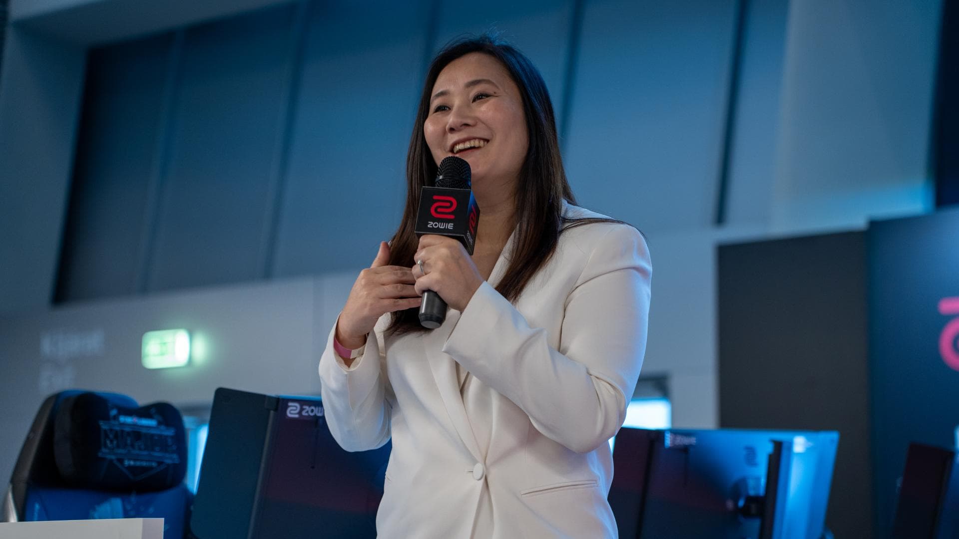 Article background image