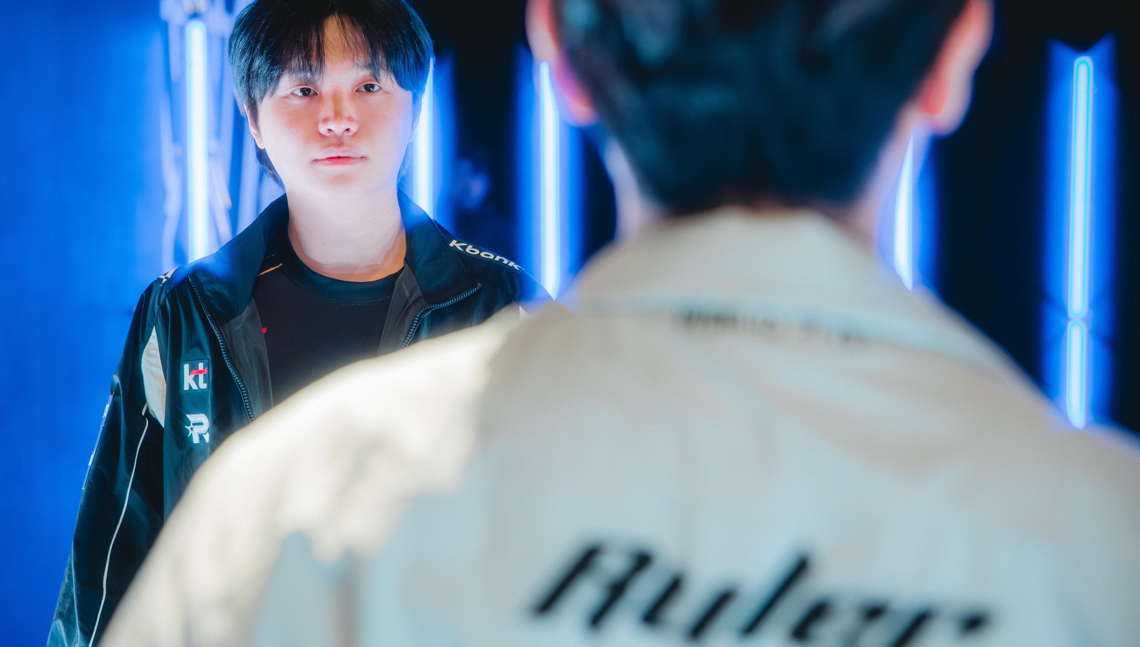 Article background image