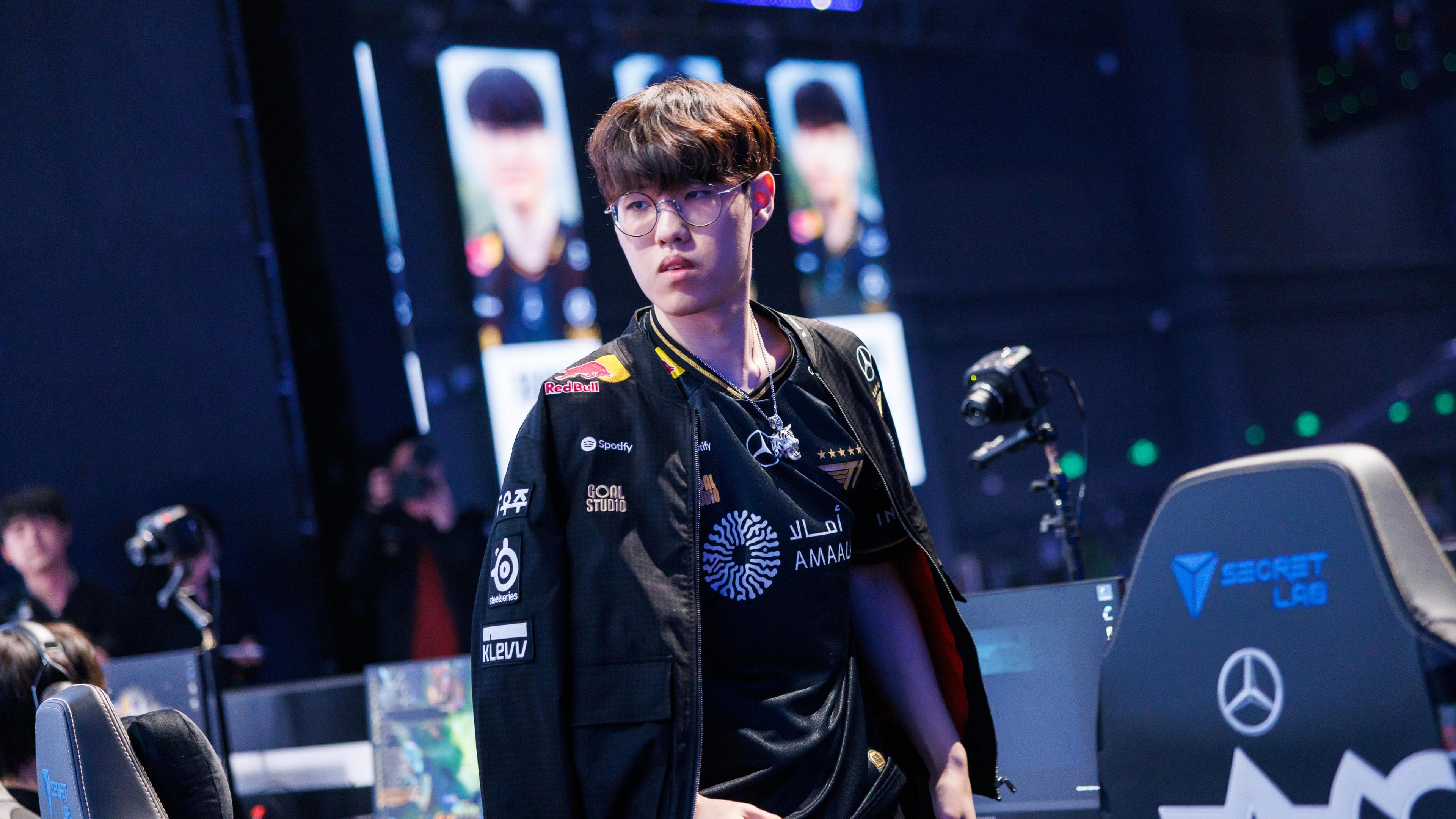 Article background image