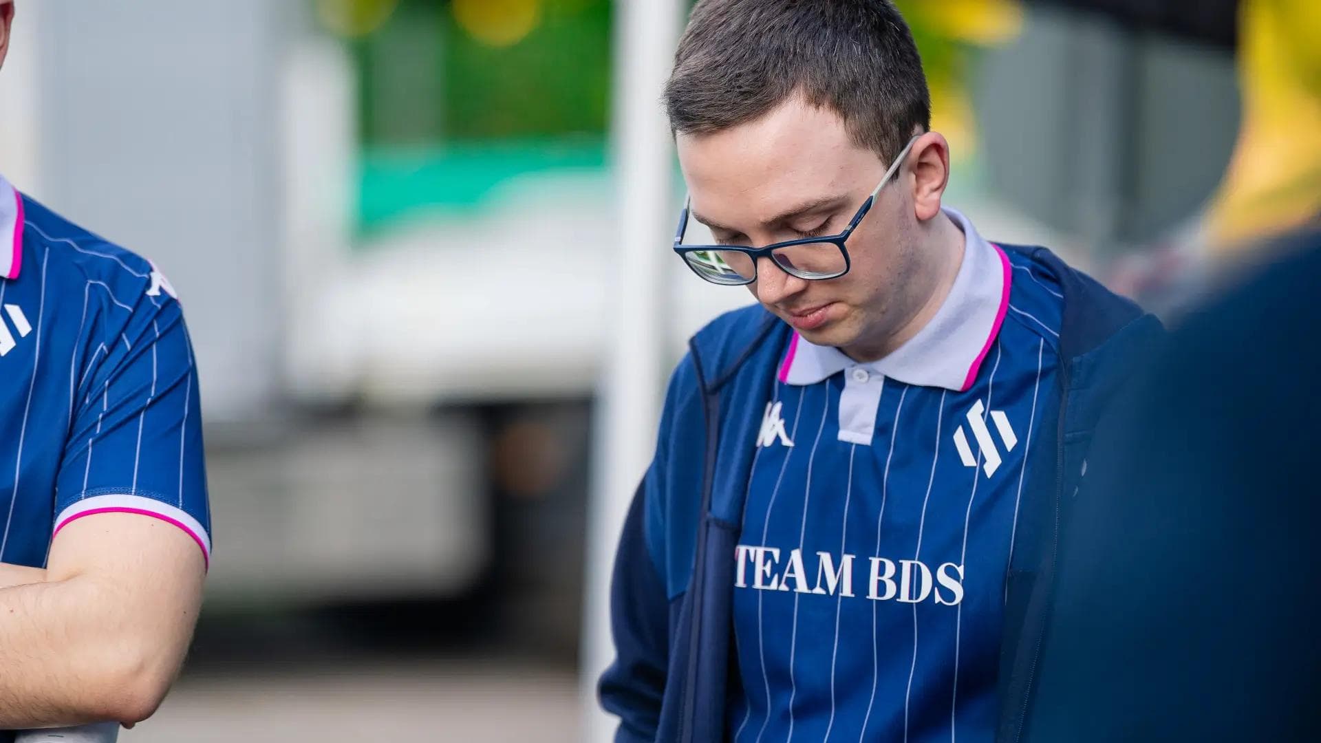 Article background image