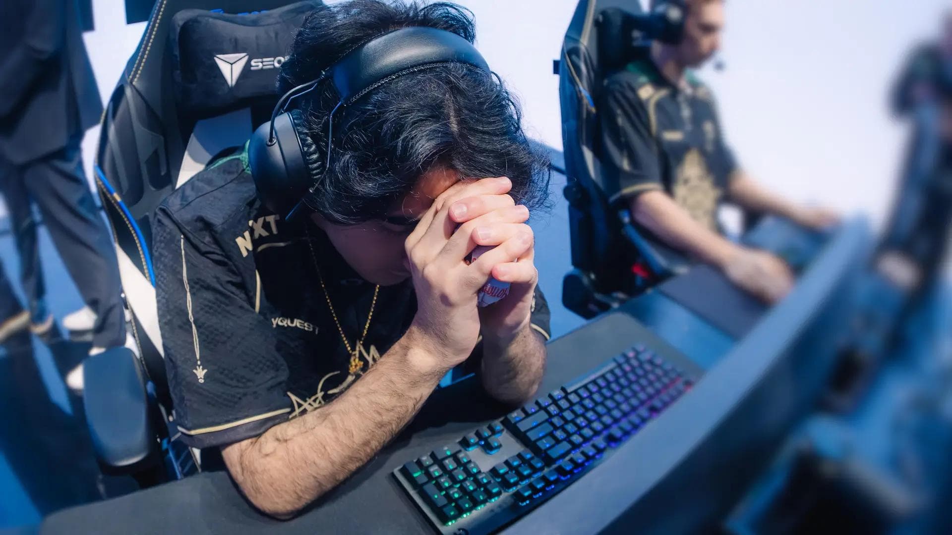 Article background image