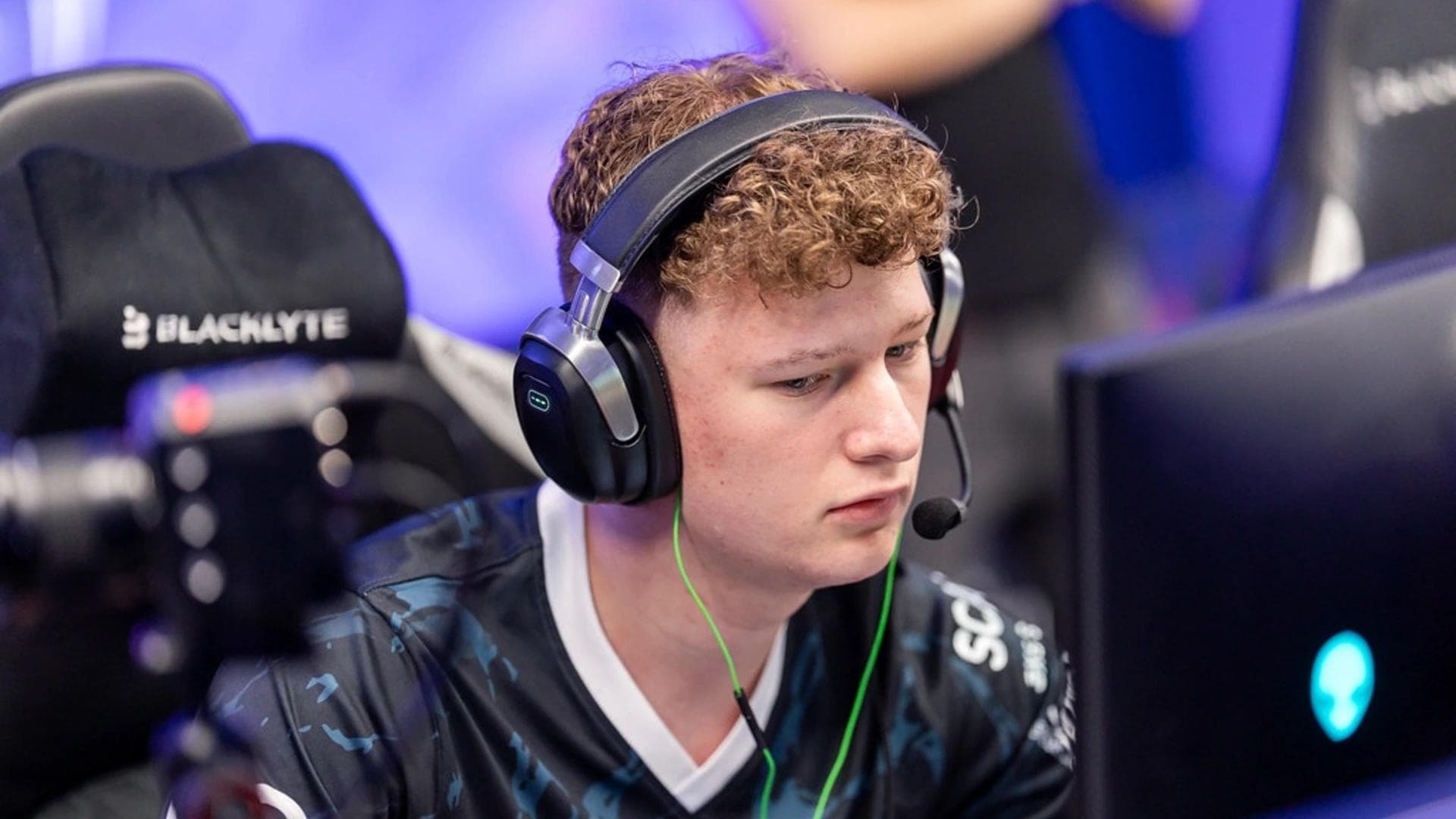 Article background image