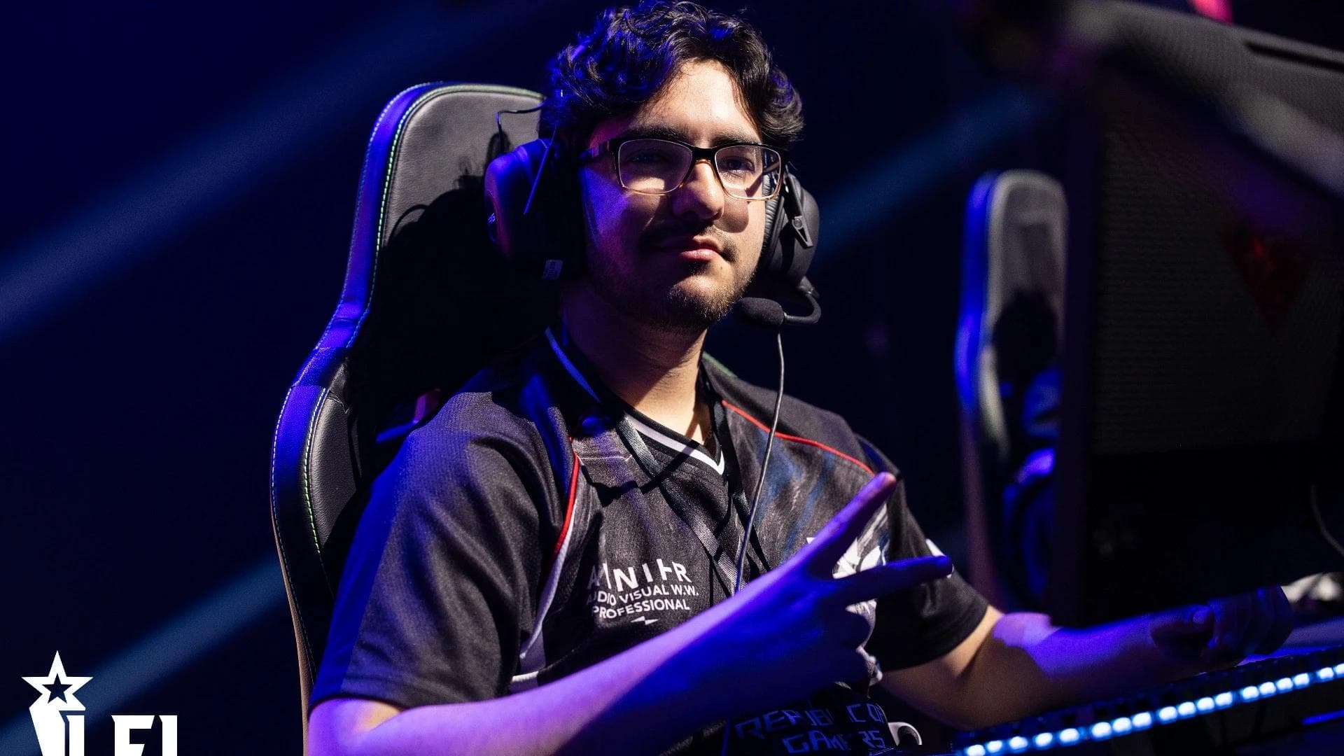 Article background image