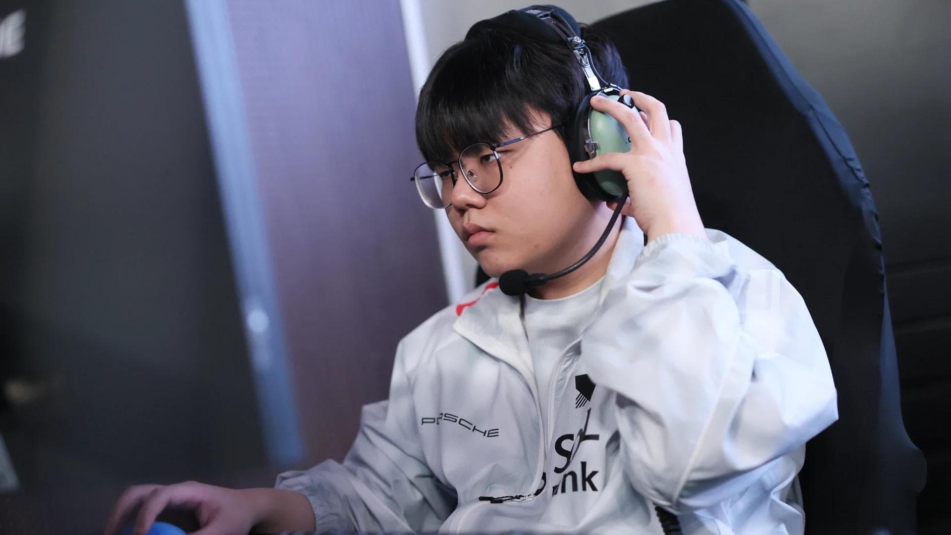 Article background image