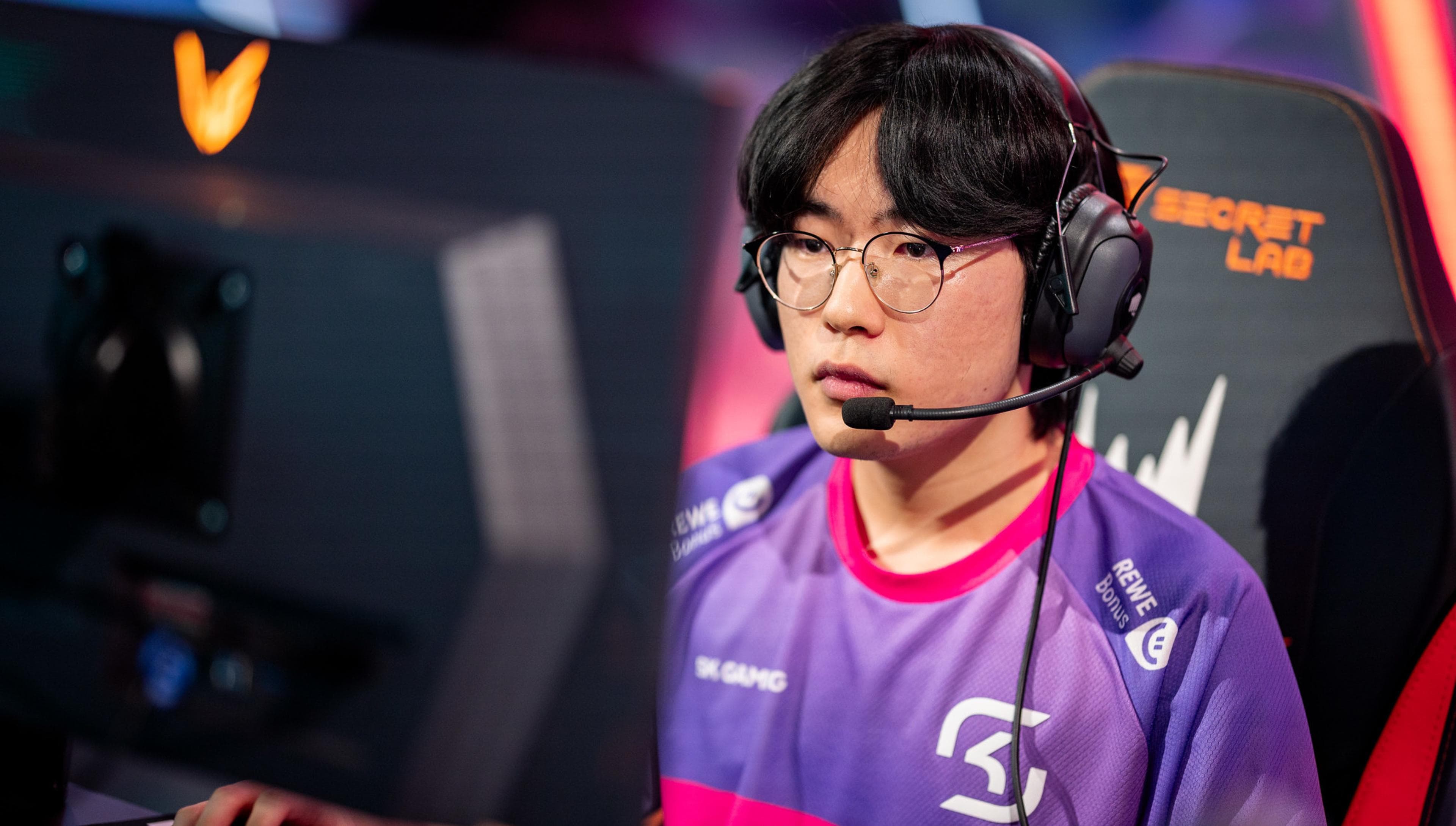 Article background image