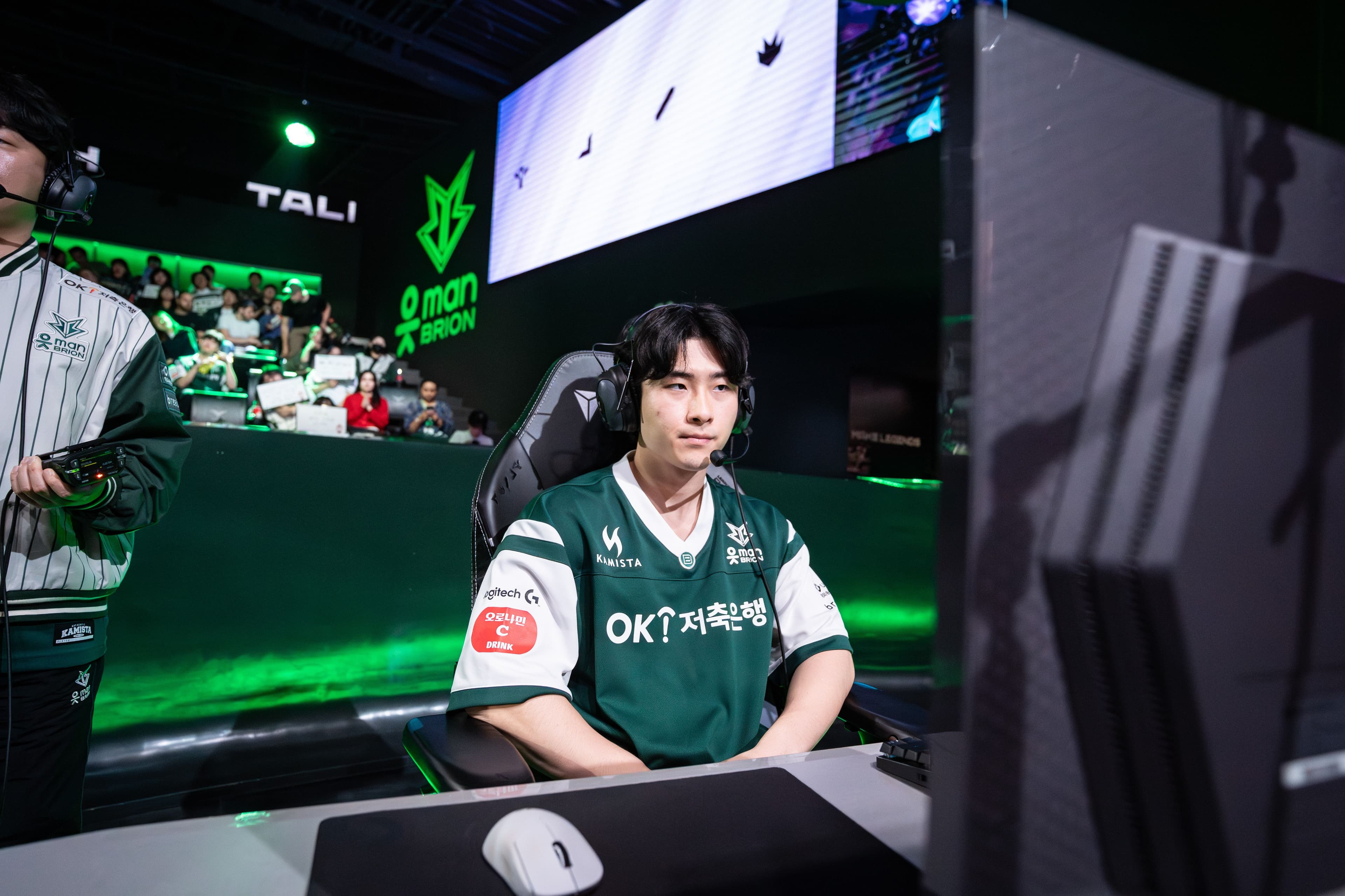 Article background image