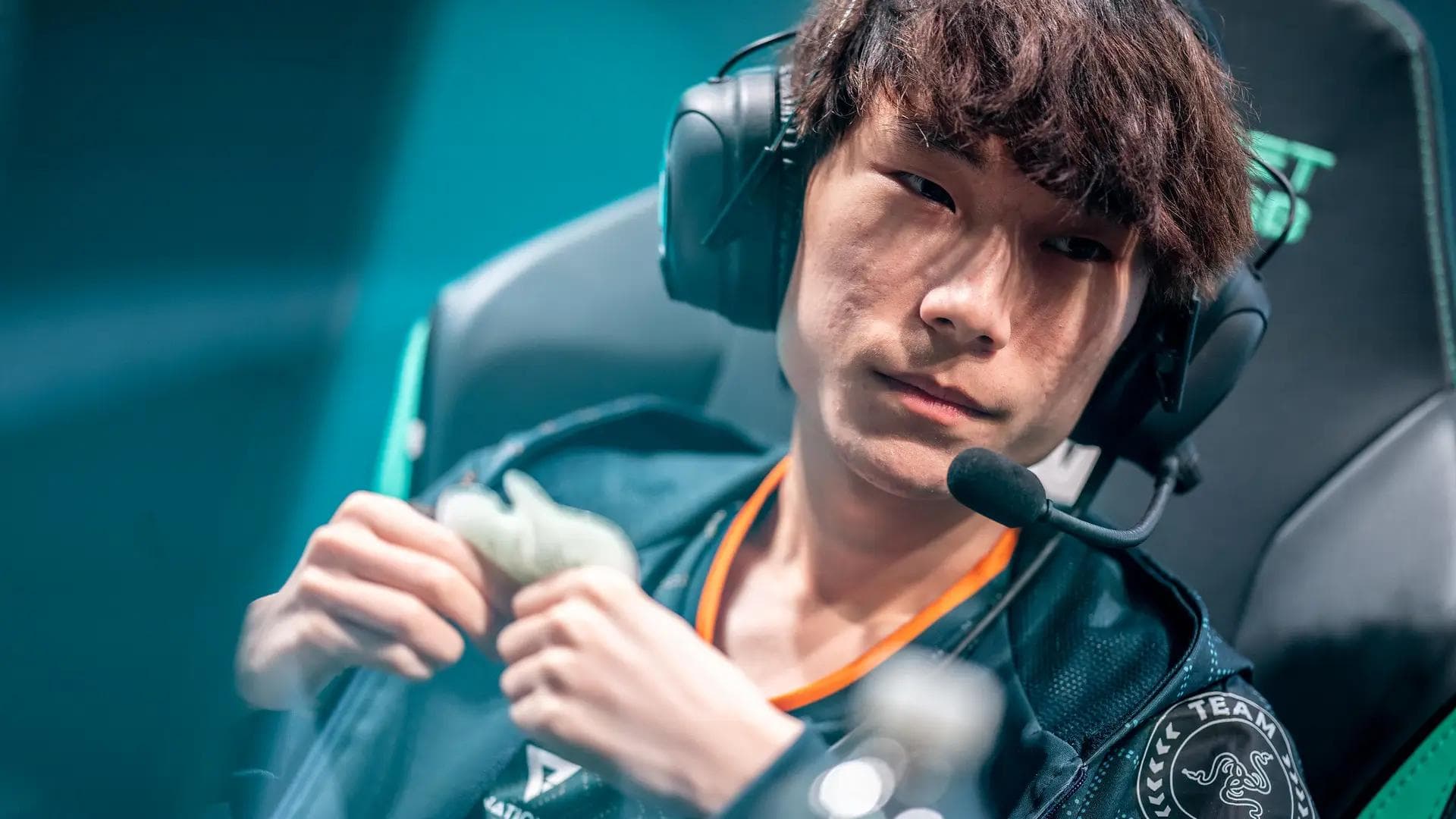 Article background image