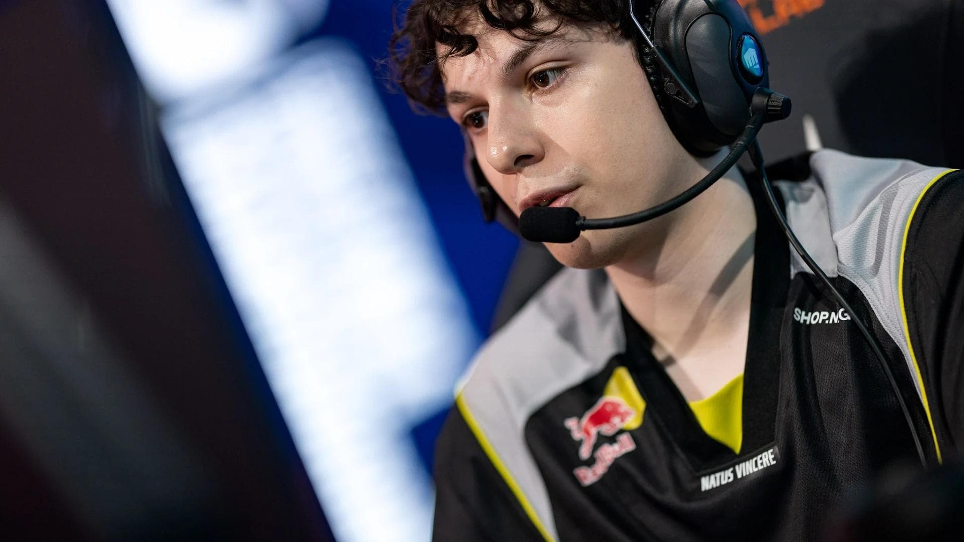 Article background image